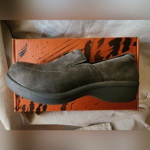 Women's 8 1/2 W Gray Steel Toe work shoe